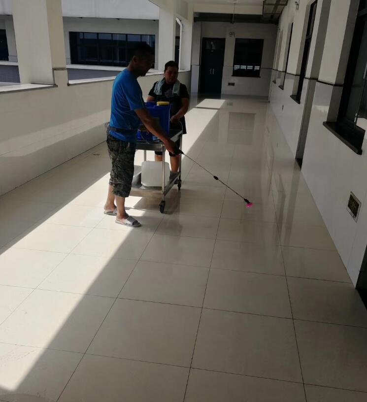 學(xué)校瓷磚地面防滑